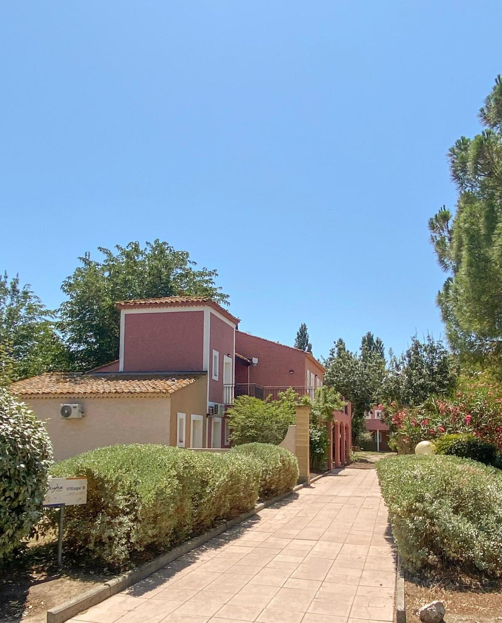 Joli Appartement 27M2 Oasis Provencale En Village Vacances En Camargue Арль Экстерьер фото
